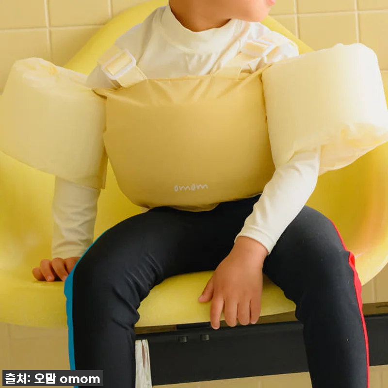 우리 아기 첫 물놀이 필수템! 오맘 관련 이미지 5