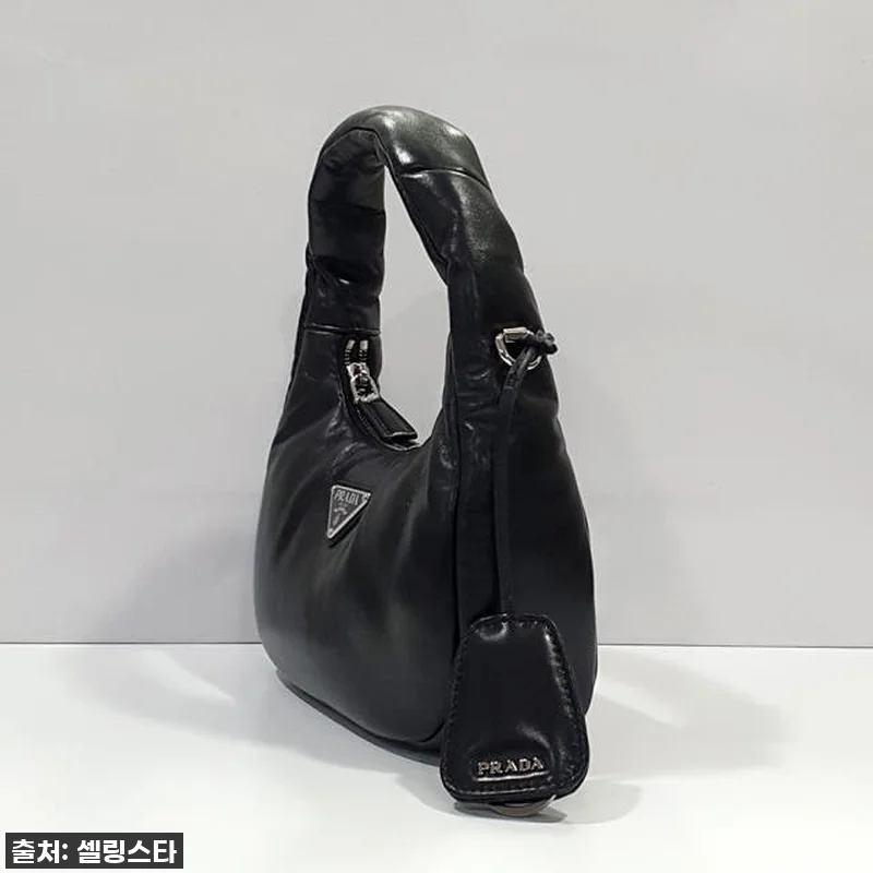 프라다 소프트 패딩 나파 가죽 미니백 관련 이미지 3