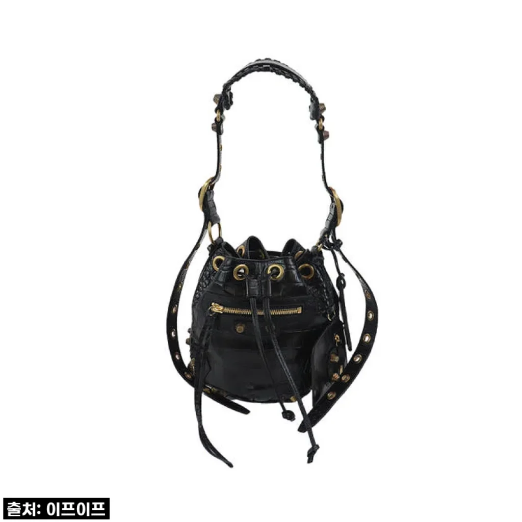 발렌시아가 르 카골 미니 버킷백, 일상에 스며든 반짝이는 매력! (직접 사용해보니)