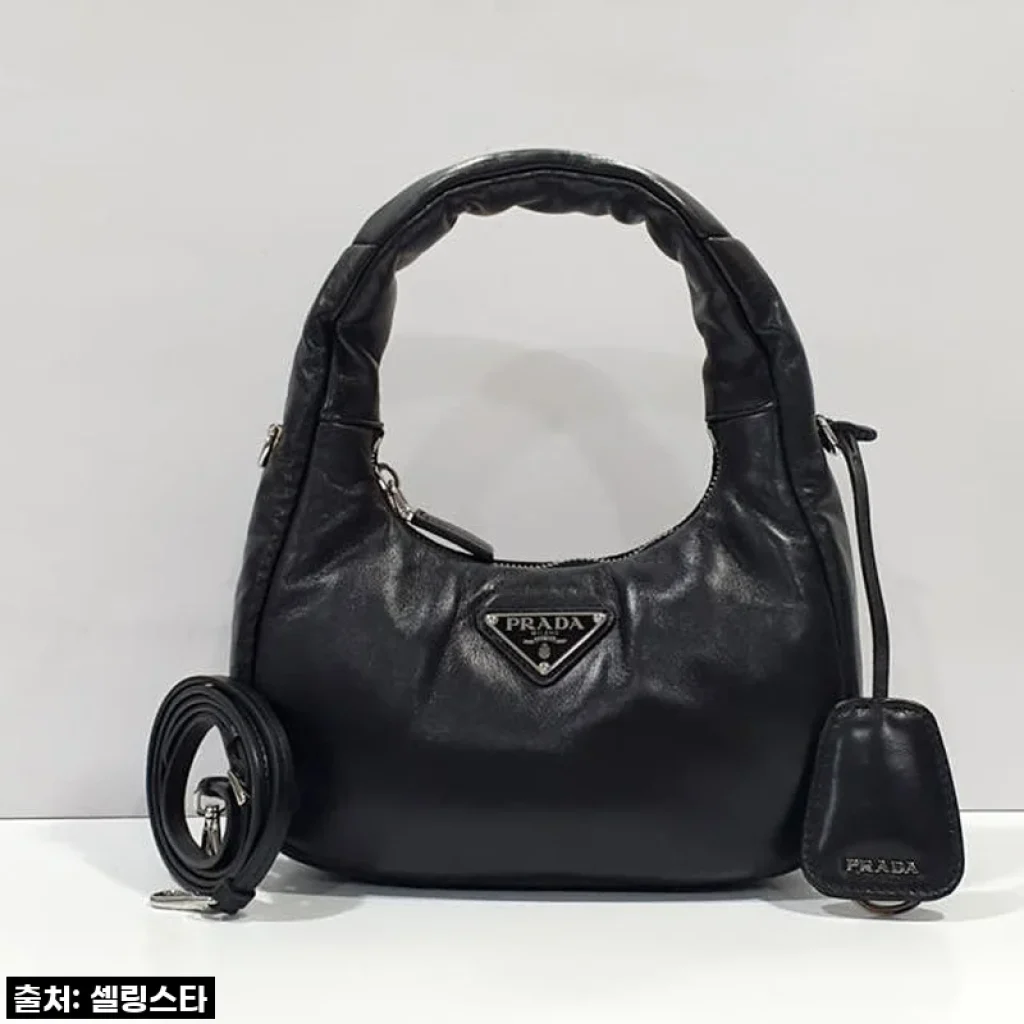 프라다 소프트 패딩 나파 가죽 미니백, 내 일상에 스며든 완벽한 선택 (1BA384 2DYI F0002 솔직 후기)