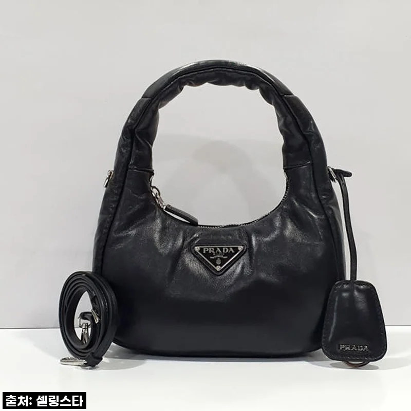 프라다 소프트 패딩 나파 가죽 미니백, 내 일상에 스며든 완벽한 선택 (1BA384 2DYI F0002 솔직 후기)