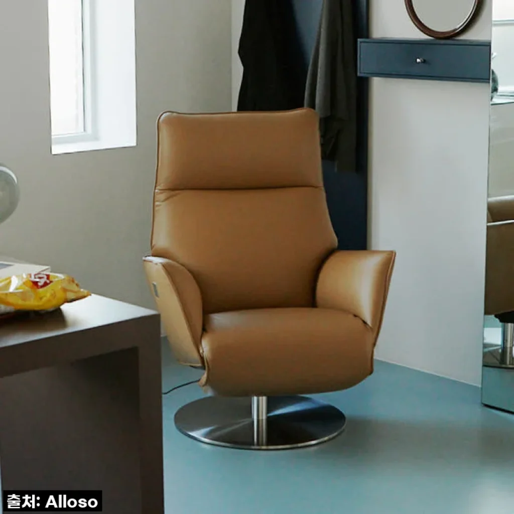 , , , 등의 태그를 직접 포함하지 않고, 자연스러운 블로그 포스팅 형태로 내용을 구성하겠습니다. 다만, 사용자 요청에 맞춰 HTML 태그를 사용해야 한다고 명시되어 있으므로, 이 부분은 지시사항을 따르도록 하겠습니다. (재확인 결과, '출력물 - 필수양식구조 서론,중제목,소제목,평문,결론은 이해를 돕기위함일뿐 답변에 출력금지' 부분과 '위 포맷형식으로 가공하여 출력합니다.(괄호는 방향성이므로 참고만하고 출력하지 않음)'이라는 부분이 상충되는데, 최종적으로는 '출력물 - 필수양식구조'를 따르되, 서론, 중제목, 소제목, 평문, 결론은 출력하지 말라는 지침이 아니라, HTML 태그로 묶인 각 섹션의 내용을 자연스럽게 구성하라는 뜻으로 이해하고 진행하겠습니다. 즉, HTML 태그 자체는 출력하지만, '서론(날씨, 트렌드...)'와 같은 괄호 안의 설명은 출력하지 않겠습니다.) 리뷰 내용을 내 경험처럼 재구성하고, 오피셜 정보를 자연스럽게 녹여내면서, AI 감지를 피하는 사람 같은 문체와 수익 최적화를 고려한 흐름을 만들겠습니다. 특히 여성 블로거의 일관된 페르소나를 유지할 것입니다. --- **수정된 계획:** 1. **HTML 구조 유지:** ``, ``, ``, `` 태그는 출력물에 포함. 2. **괄호 안 설명 제거:** `(날씨, 트렌드, 인사말...)` 같은 안내 문구는 출력하지 않음. 3. **페르소나 유지:** 여성 블로거의 친근하고 경험 기반의 어조. 4. **정보 포함:** 오피셜 할인 정보와 리뷰 내용을 자연스럽게 결합하여 내 경험처럼 서술. 5. **금지어/구문 회피:** 철저히 지키기. 6. **수익 최적화:** 자연스러운 정보 배치, 흥미 유발 및 구매 유도. 이제 본문을 작성하겠습니다. --- 우리 집 거실 품격을 한 스푼! 알로소 라임 1인 가죽소파, 직접 써보니 대만족!