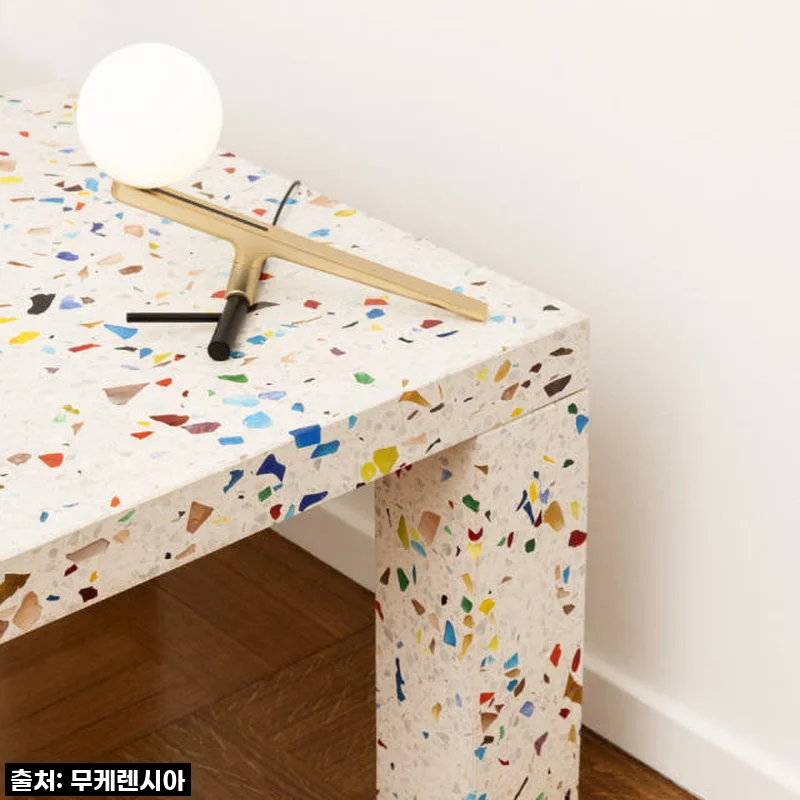 공간에 예술을 담다! 아르떼미데 얀지 테이블 스탠드 무드등, 왜 다들 열광할까요?