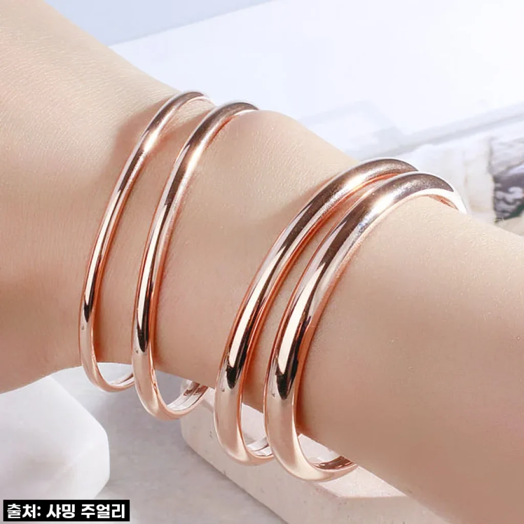 영롱함에 반하다! 14K 할로우 뱅글 팔찌, 내 일상을 특별하게 물들이는 볼륨 데일리템 솔직 후기