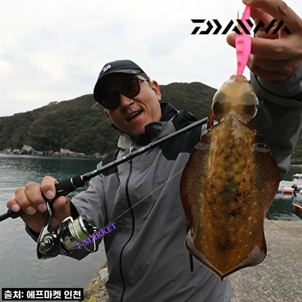 다이와 에메랄다스 스토이스트 ST 에깅대, 무늬오징어 낚시의 신세계를 경험하다!