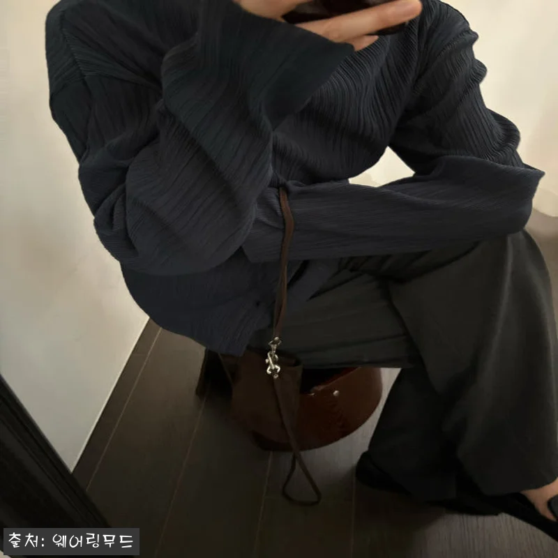 웨어링무드 바스켓 헤더 플리츠 블라우 관련 이미지 2
