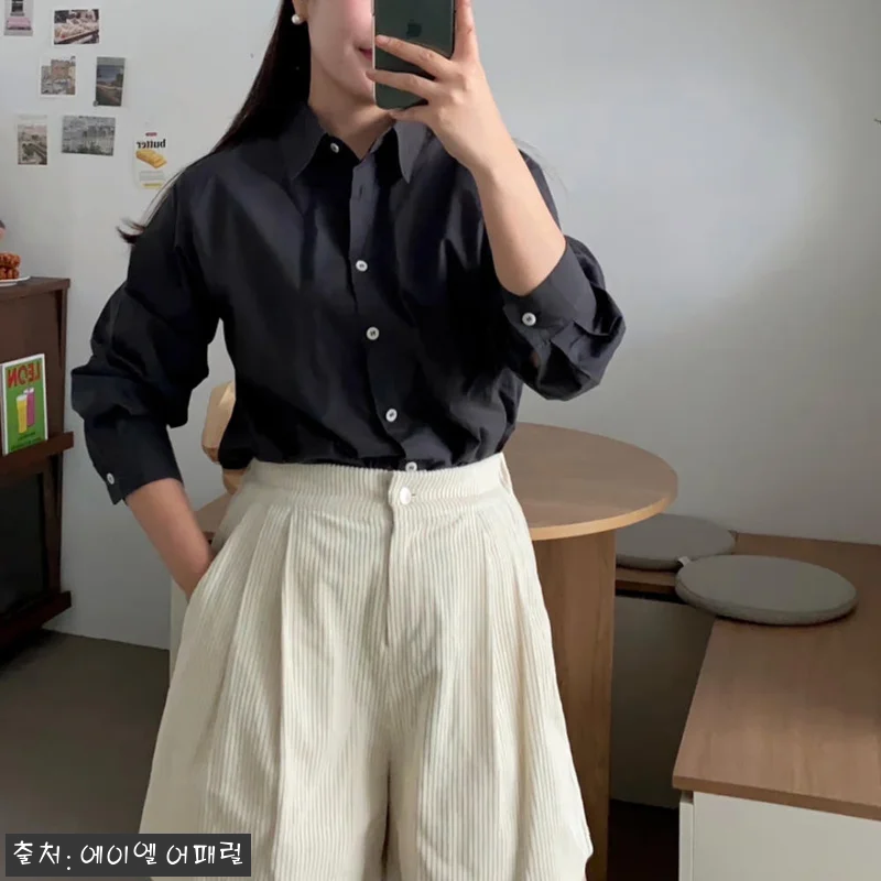 여성 흰남방 흰색셔츠 흰 코발트블루 관련 이미지 3