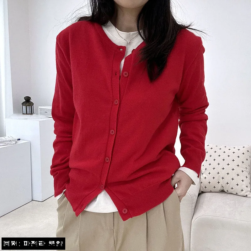 캐시미어가디건 레드가디건, 단추 벌어짐 부담 덜어준다는 클래식 라운드 가디건